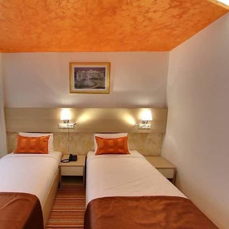 Hotel Hani Algeri Esterno foto